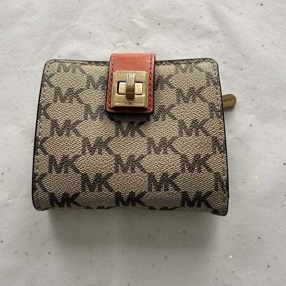 Michael Kors Signature Brown and Tan Wallet - Picture 1 of 5